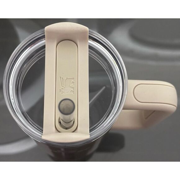 Stanley X e.l.f. Quencher H2.0 FlowState Tumbler 30oz, HONEY TALKS - Picture 3 of 4